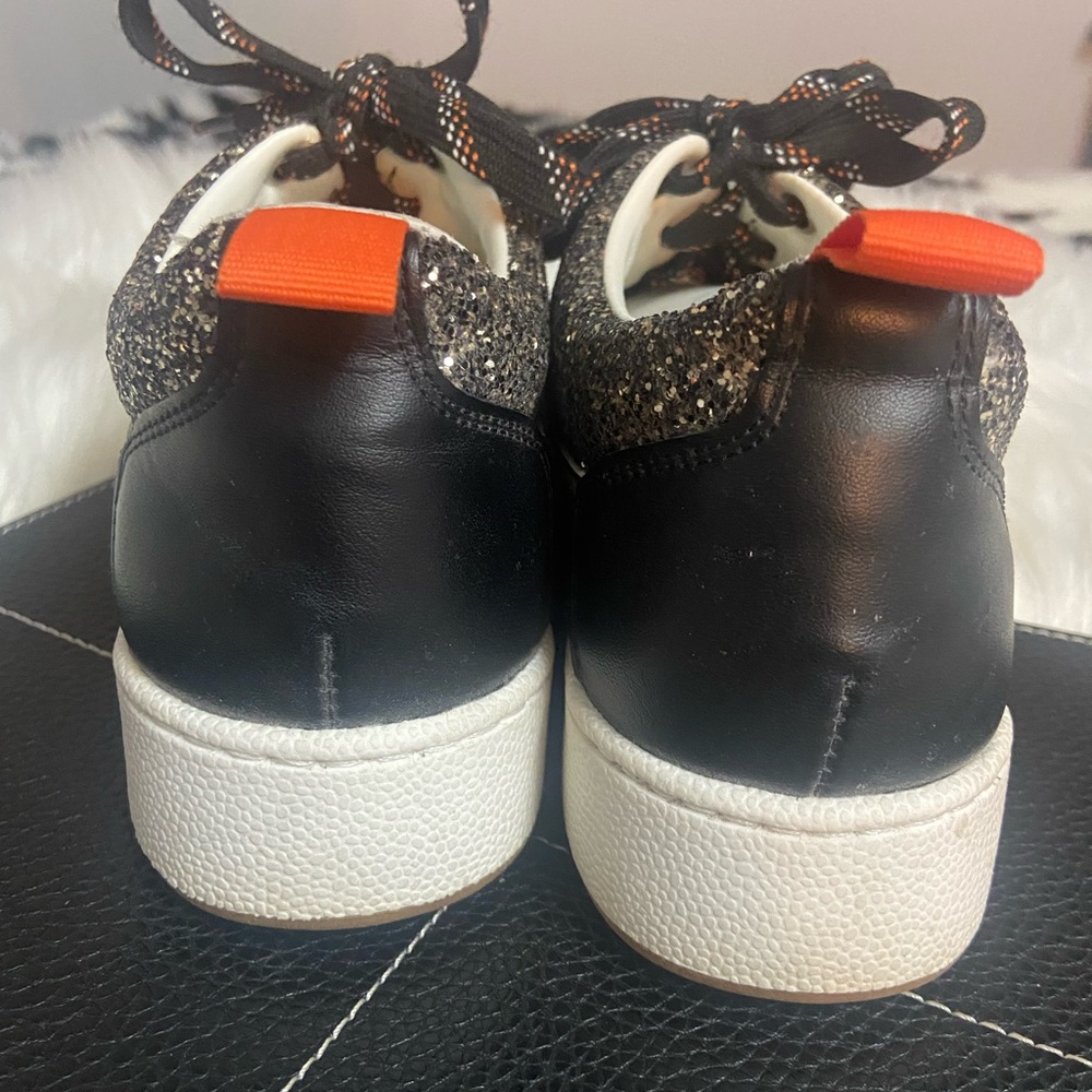 Stylish Women's Sneakers with Glitter and Camo Accents - Picture 4 of 6